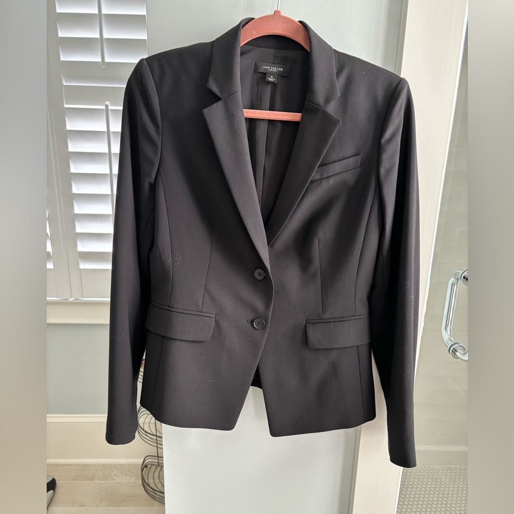Ann Taylor classic suit jacket size 6 (black)